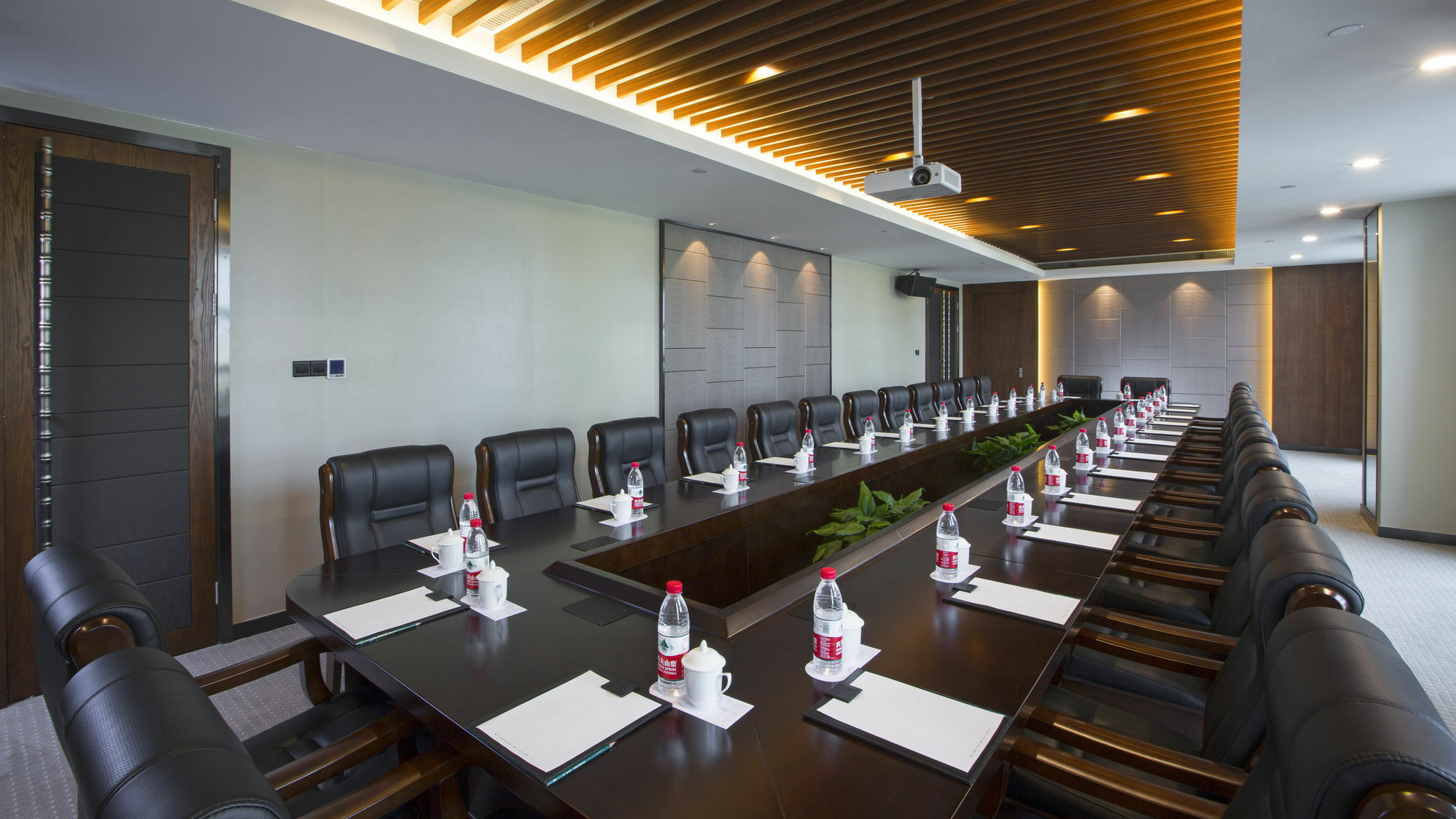 Ssaw Boutique Hotel Delan Mogan Mountain Deqing Exterior photo